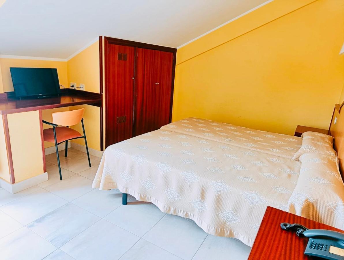 Hotel Alameda Villaviciosa  Kültér fotó