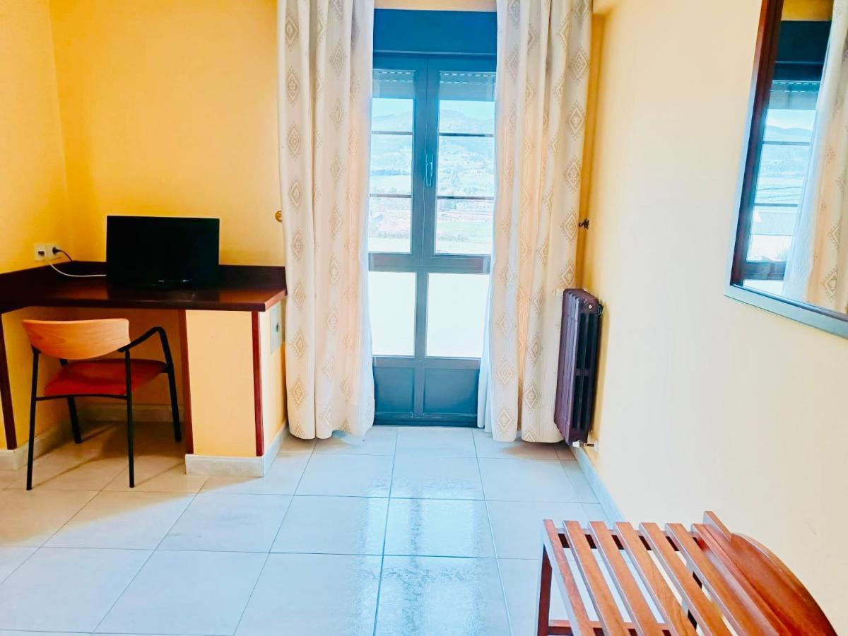 Hotel Alameda Villaviciosa  Kültér fotó