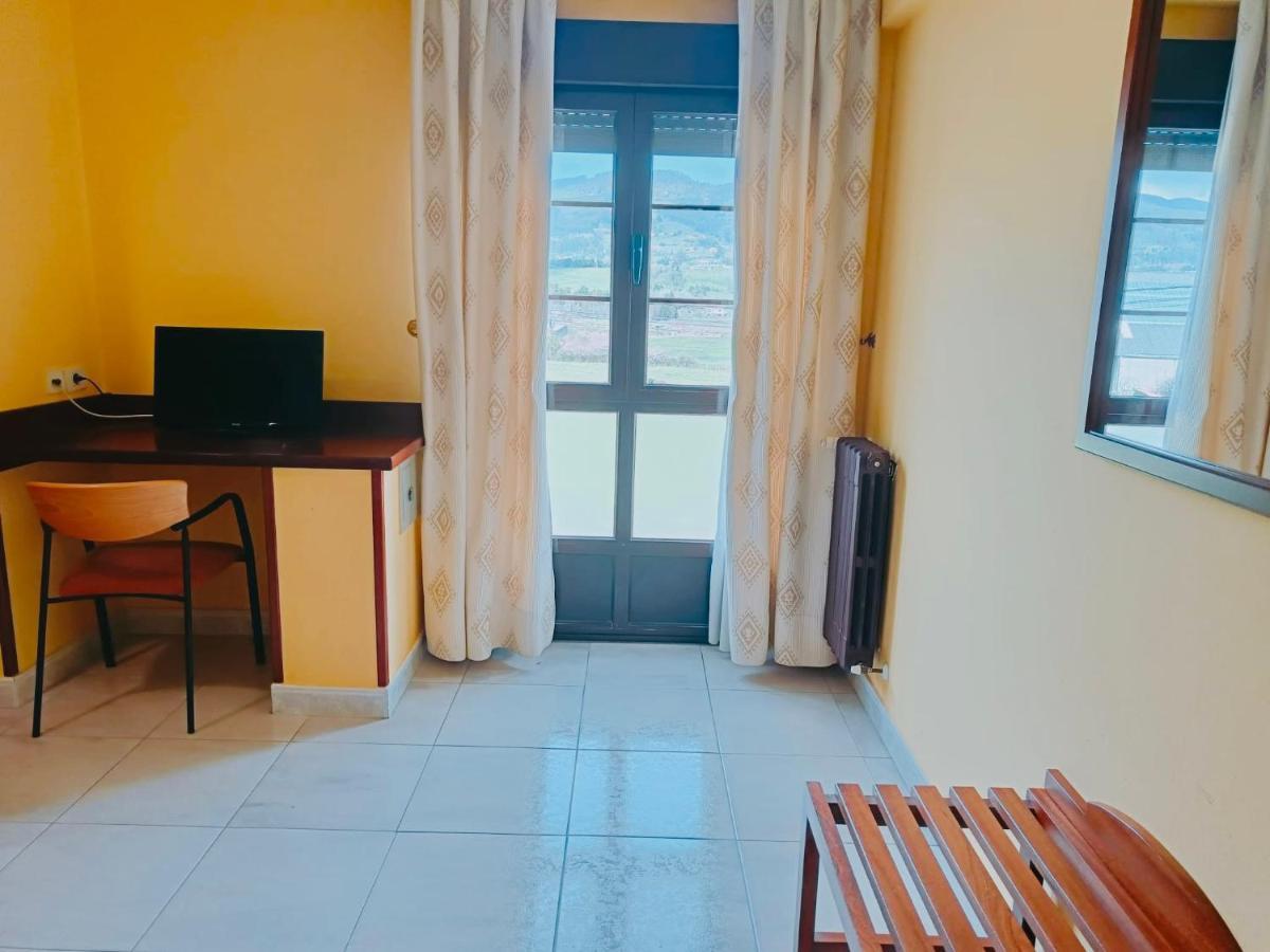 Hotel Alameda Villaviciosa  Kültér fotó