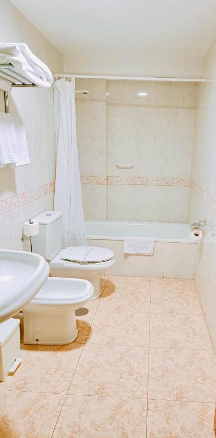 Hotel Alameda Villaviciosa  Kültér fotó