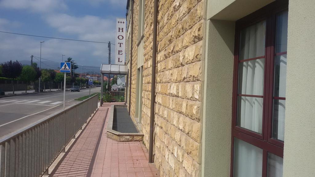 Hotel Alameda Villaviciosa  Kültér fotó