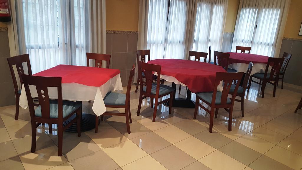 Hotel Alameda Villaviciosa  Kültér fotó
