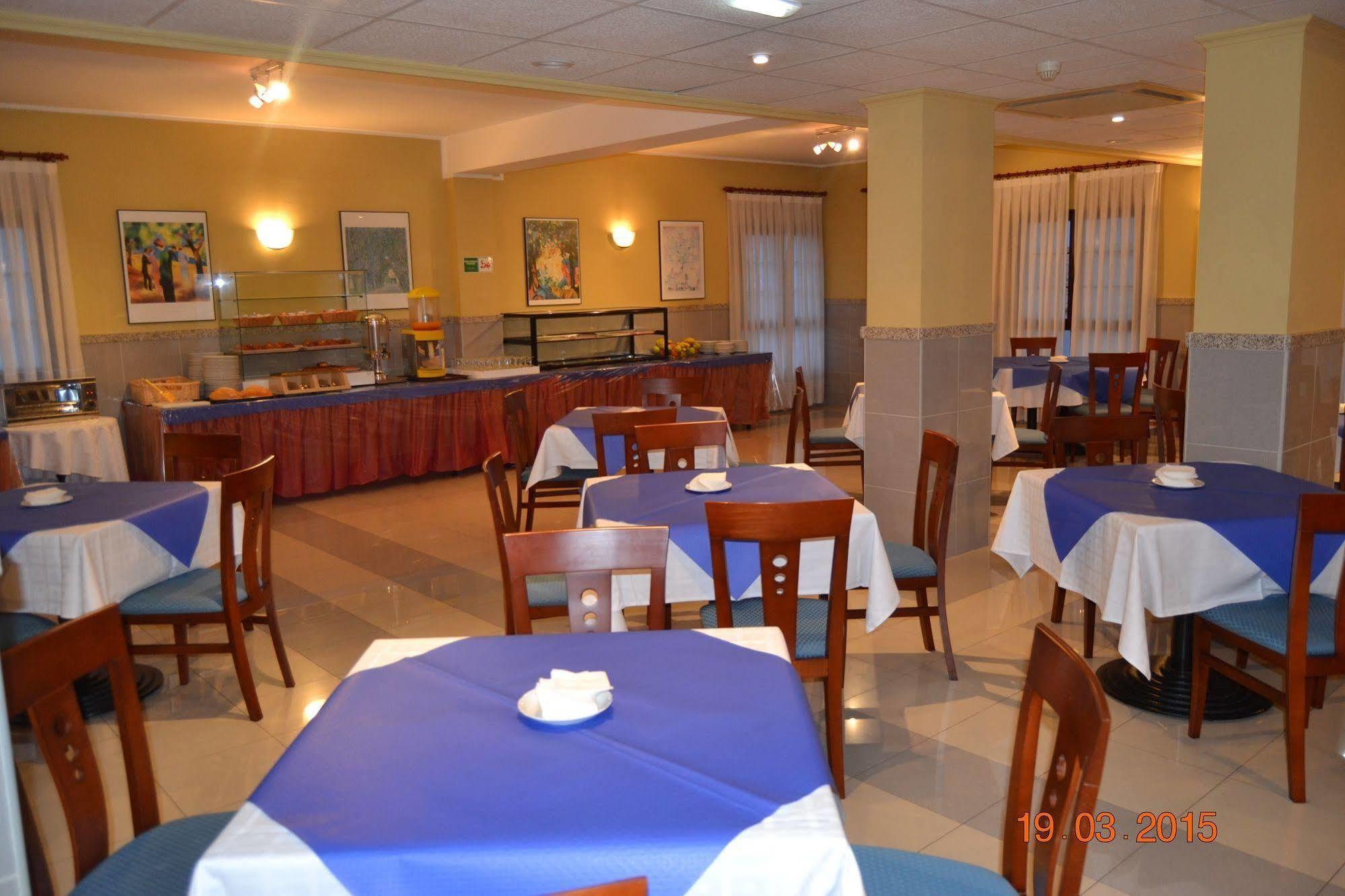 Hotel Alameda Villaviciosa  Kültér fotó