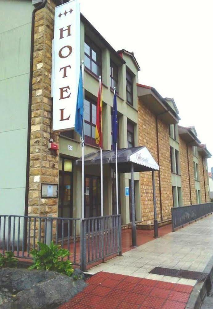 Hotel Alameda Villaviciosa  Kültér fotó