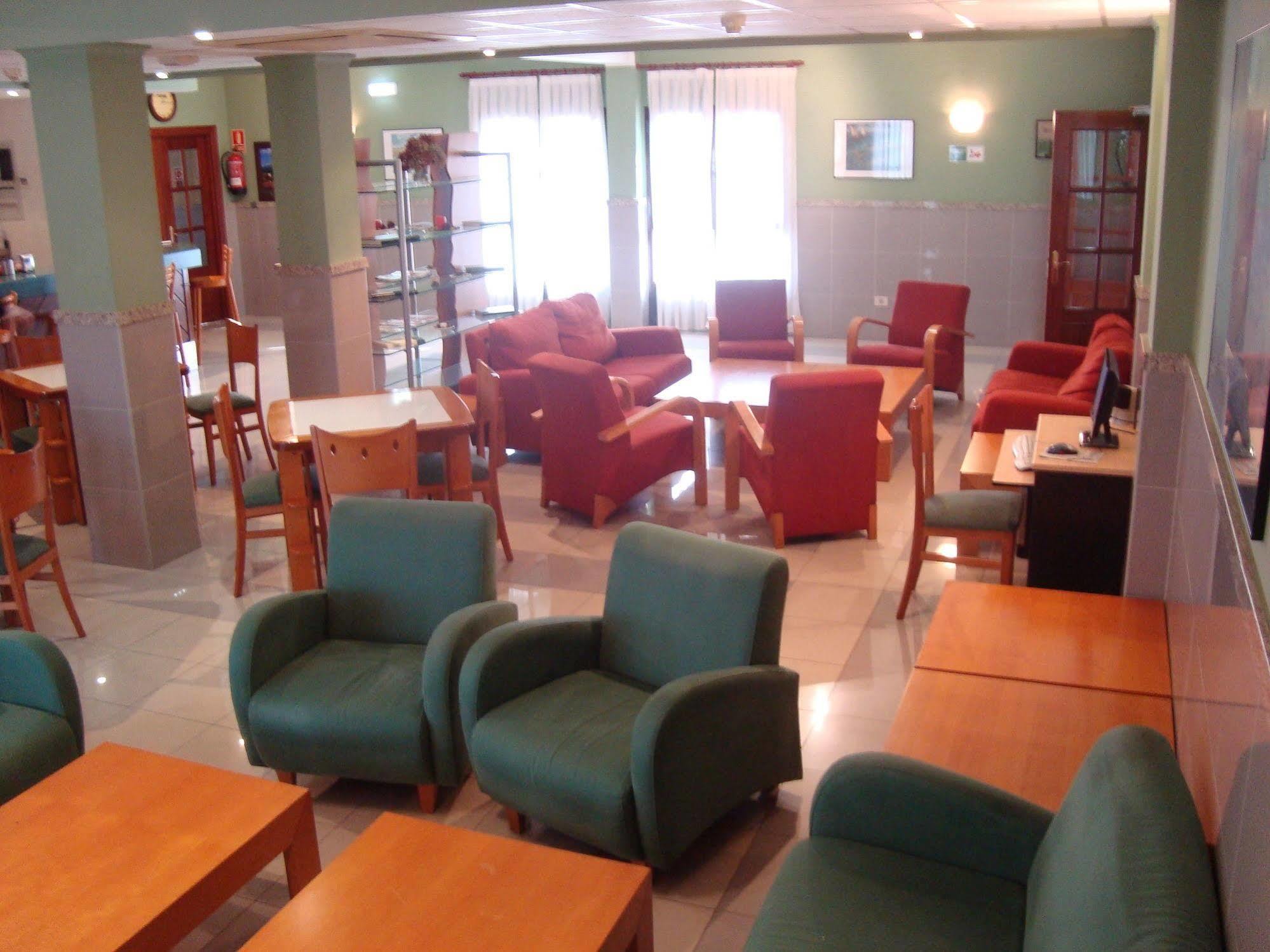 Hotel Alameda Villaviciosa  Kültér fotó